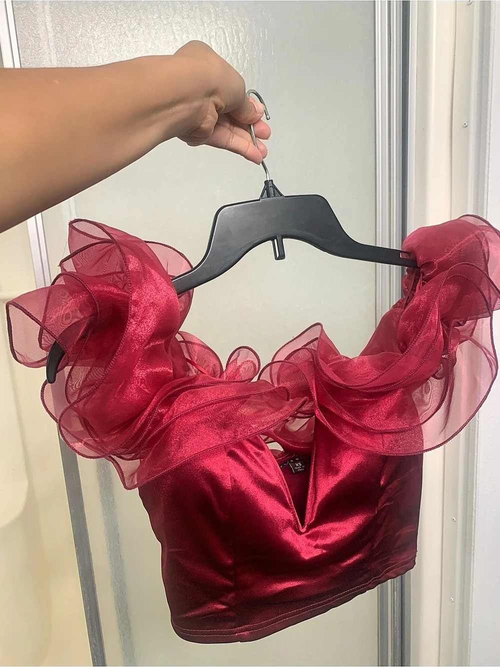 Hute Monde Red Ruffle Crop Top Size XS Like New